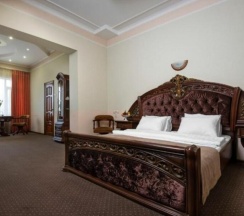 Номер люкс в Bridge hotel