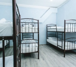 Кровать в общем номере (мужской номер) в Хостел Sherlock Homes Баку