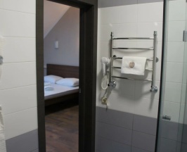 Трехместный номер с 3 односпальными кроватями в B&B hotel