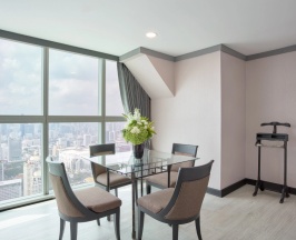 Двухместный полулюкс Sky Zone двуспальная кровать в Baiyoke Sky Hotel