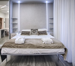 Двухместный номер Superior с балконом и с видом на море двуспальная кровать в Exclusive Hotel&Apartments