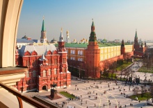 Номер Гранд Премьер с видом на Кремль в Four Seasons Hotel Moscow