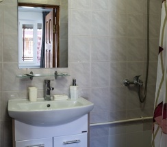 Полулюкс 2 с односпальными кроватями в Камелот