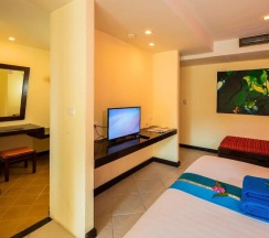 Трёхместный номер Deluxe с балконом в Tuana Hotels Casa Del Sol