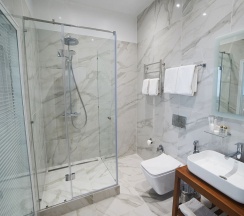 Номер-студио Делюкс с видом на озеро в F911