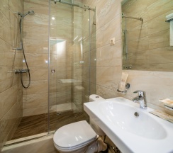 Семейный однокомнатный номер "Мансарда" в Blue Marlin Hotel