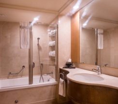 Люкс Royal с балконом в Hotel Aria