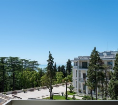 Люкс с видом на море и балконом в Grand Royal Residences