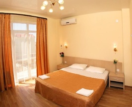 Двух комнатный "Раздельный" в Диана