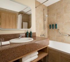 Двухместный номер двуспальная кровать в DoubleTree by Hilton Shymkent
