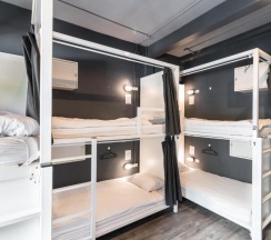Кровать в общем номере (женский номер) в The Cocoon Hostel