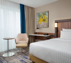 Двухместный номер Superior с балконом двуспальная кровать в Courtyard by Marriott Tashkent