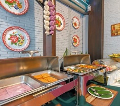 Номер Deluxe с красивым видом из окна в Kata Tranquil Villa