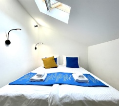 Апартаменты-студио на мансарде (Метро Площадь Восстания/Александра Невского, 10 минут пешком) в Rauktis apartments