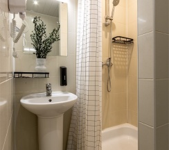 Стандартный номер с собственной ванной в Номера в Гатчине