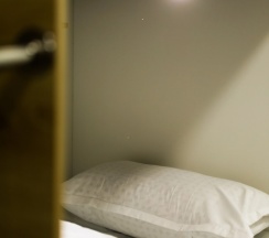 Кровать в общем номере в Yassi Hostel