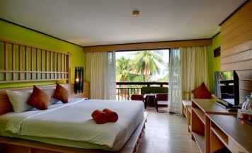 Двухместный номер Superior с видом на сад двуспальная кровать в Phuket Island View Resort