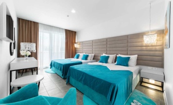 Семейный номер Deluxe с балконом и рядом с пляжем в Bora Bora Club Hotel
