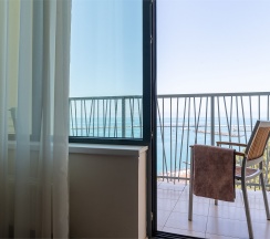 Трехкомнатные улучшенные апартаменты с двумя спальнями (7 этаж) в Real Apartments Sochi