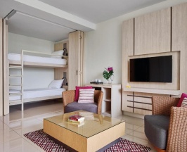 Люкс семейный Executive c 1 комнатой в Splash Beach Resort 