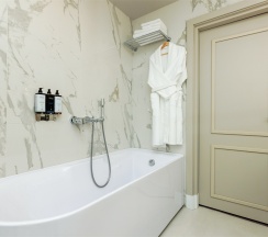 Номер Suite с двуспальной кроватью в Mercure