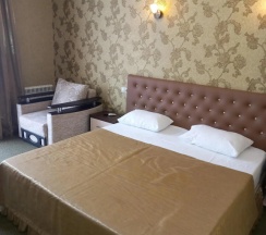 Трёхместный номер Comfort с балконом в Золотая империя