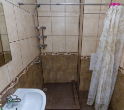 Двухместный номер Standard с балконом (двуспальная кровать) в Золотая корона