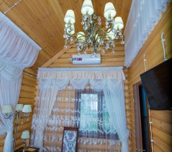 Номер люкс свадебный с 1 двуспальной кроватью в Кирьянов