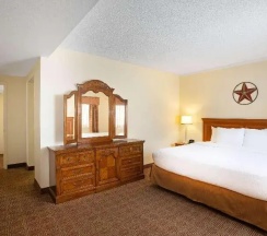 Номер в La Quinta Inn by Wyndham Austin Capitol / Downtown