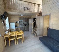 Дом с двумя спальнями и мансардой в Dream house