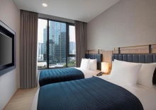 Люкс с 2 комнатами с балконом в Staybridge Suites Bangkok Thonglor, an IHG Hotel