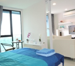 Апартаменты с балконом в Acqua Condominium 2