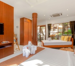 Люкс Deluxe с балконом в Club Bamboo Boutique Patong Beach Resort