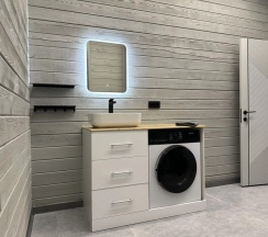 Коттедж с балконом в Lavina