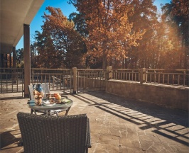 Люкс однокомнатный с террасой в Таежные дачи