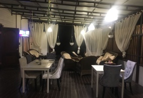 Отель Белый в Кучугурах