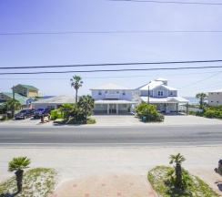 Коттедж с 2 комнатами с видом на море в Summer Towne Cottages By Panhandle Getaways