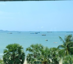 Люкс с видом на море в The Beach Front Resort Pattaya  - SHA Plus
