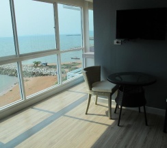 Люкс c 1 комнатой с видом на океан в Nantra Pattaya Baan Ampoe Beach