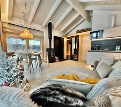 Лодж 1 с бесплатной сауной + Безлимитное посещение ЕлятыПарка в ЕлятыЛодж