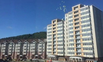Двухместные апартаменты с балконом (двуспальная кровать) в Квартира Апрель в центре города