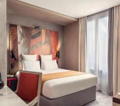 Двухместный номер Superior с балконом двуспальная кровать в Mercure Paris Alesia
