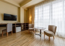 Номер полулюкс комфорт с 1 двуспальной кроватью (с завтраком) в Central inn