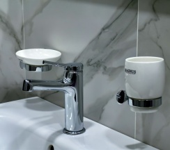 Трёхместная комната с балконом в Tere