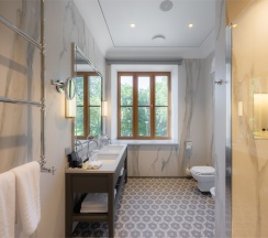 Полулюкс в Генрих