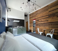 Студия с мини-кухней и собственной ванной комнатой “Фрэнсис” в Bookcase Hotel&Hostel