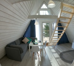 Треугольный афрейм для 2-4 человек в Klever house