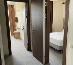 Номер Deluxe с балконом и с видом на город в В гостях у Танечки