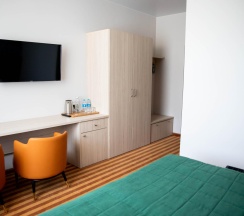 Номер стандарт улучшенный с 1 двуспальной кроватью в Хабаровск