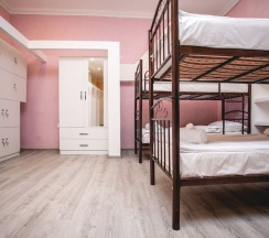 Кровать в общем номере (женский номер) в Хостел Sherlock Homes Баку